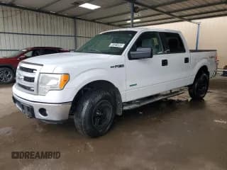 ✅ 2014 Ford F-150 XLT • VIN: 1FTFW1ET1EKG26069 • Lot: 85321095. Listed on Copart with 261,762 mi. Free auction sales archive from the USA and detailed vehicle history report at DreamBid. Image 1.