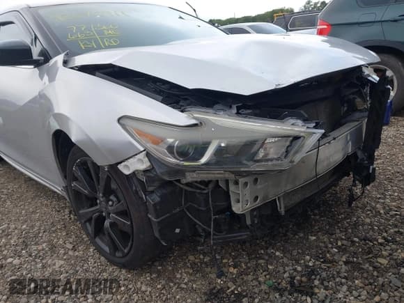 ✅ 2017 Nissan Maxima Platinum • VIN: 1N4AA6AP3HC415815 • Lot: 42670911. Listed on IAAI with 77,663 mi. Free auction sales archive from the USA and detailed vehicle history report at DreamBid. Image 19.
