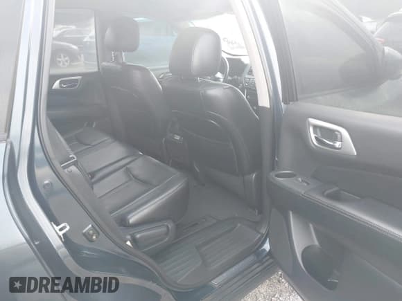 ✅ 2014 Nissan Pathfinder SL • VIN: 5N1AR2MN4EC621173 • Lot: 43760893. Wystawiony na IAAI z przebiegiem 185 595 mil. Bezpłatny archiwum sprzedaży aukcyjnych z USA i szczegółowy raport historii pojazdu na DreamBid. Zdjęcie 8.