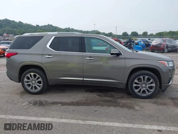 ✅ 2018 Chevrolet Traverse Premier • VIN: 1GNERKKW6JJ132823 • Lot: 43169630. Wystawiony na IAAI z przebiegiem 149 777 mil. Bezpłatny archiwum sprzedaży aukcyjnych z USA i szczegółowy raport historii pojazdu na DreamBid. Zdjęcie 13.
