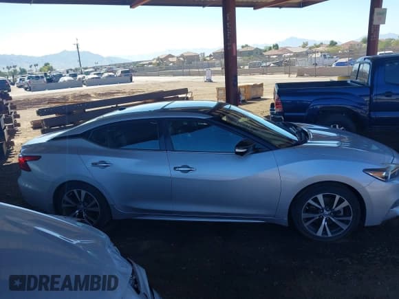 ✅ 2017 Nissan Maxima SR • VIN: 1N4AA6AP2HC438597 • Lot: 43651609. Listed on IAAI with 141,703 mi. Free auction sales archive from the USA and detailed vehicle history report at DreamBid. Image 14.