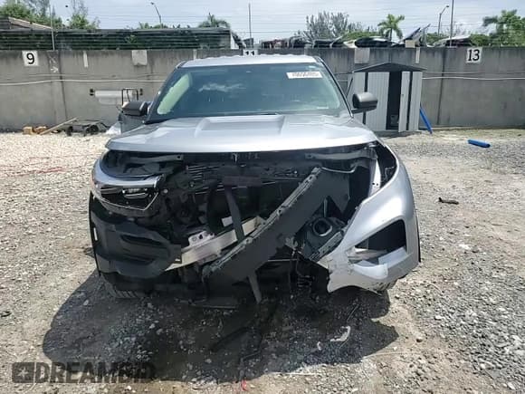 ✅ 2022 Ford Explorer • VIN: 1FMSK7BH8NGB97847 • Lot: 70656405. Wystawiony na Copart z przebiegiem 26 733 mil. Bezpłatny archiwum sprzedaży aukcyjnych z USA i szczegółowy raport historii pojazdu na DreamBid. Zdjęcie 15.
