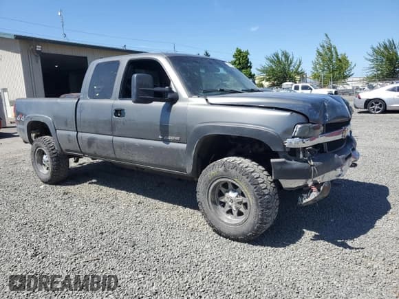 ✅ 2002 Chevrolet Silverado 2500HD LS • VIN: 1GCHK29U12E136559 • Lot: 59023365. Wystawiony na Copart z przebiegiem 274 974 mil. Bezpłatny archiwum sprzedaży aukcyjnych z USA i szczegółowy raport historii pojazdu na DreamBid. Zdjęcie 4.