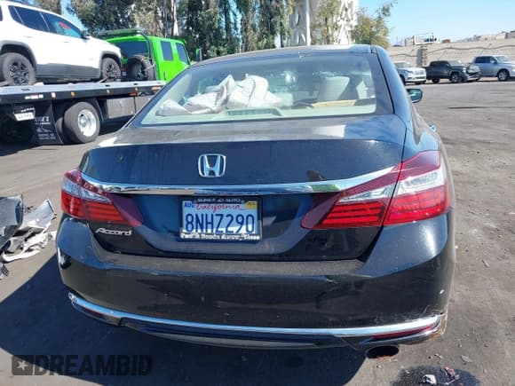 ✅ 2016 Honda Accord LX • VIN: 1HGCR2F32GA169801 • Lot: 43512704. Wystawiony na IAAI z przebiegiem 88 236 mil. Bezpłatny archiwum sprzedaży aukcyjnych z USA i szczegółowy raport historii pojazdu na DreamBid. Zdjęcie 17.