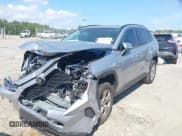 ✅ 2023 Toyota RAV4 XLE • VIN: 2T3W1RFV6PC218109 • Лот: 42845750. Опубликован ранее на IAAI с пробегом 32 401 миль. Бесплатный доступ к архиву аукционных продаж из США и подробный отчёт об истории автомобиля на DreamBid. Изображение 2.