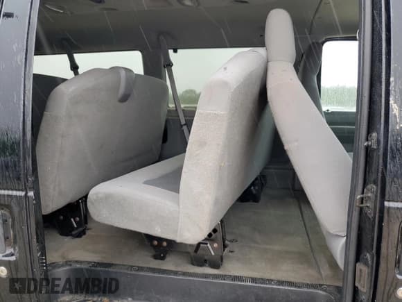 ✅ 2012 Ford Econoline Passenger XL • VIN: 1FBSS3BL7CDA98585 • Лот: 67420515. Опубликован ранее на Copart с пробегом 179 286 миль. Бесплатный доступ к архиву аукционных продаж из США и подробный отчёт об истории автомобиля на DreamBid. Изображение 11.