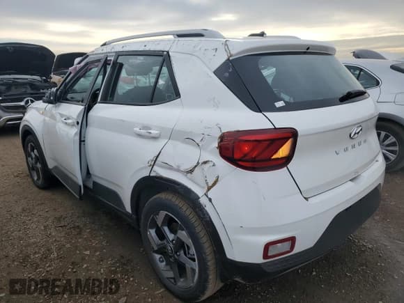 ✅ 2024 Hyundai Venue SEL • VIN: KMHRC8A34RU327797 • Lot: 77614704. Listed on Copart with 1,155 mi. Free auction sales archive from the USA and detailed vehicle history report at DreamBid. Image 2.