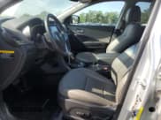 ✅ 2017 Hyundai Santa Fe Ultimate • VIN: 5XYZW4LA1HG475678 • Lot: 65451554. Wystawiony na Copart z przebiegiem 77 173 mil. Bezpłatny archiwum sprzedaży aukcyjnych z USA i szczegółowy raport historii pojazdu na DreamBid. Zdjęcie 7.