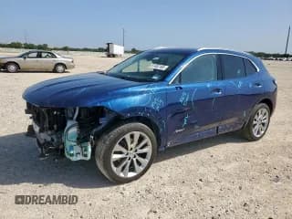 ✅ 2023 Buick Envision Avenir • VIN: LRBFZRR44PD042456 • Lot: 61462165. Wystawiony na Copart z przebiegiem Nie podano. Bezpłatny archiwum sprzedaży aukcyjnych z USA i szczegółowy raport historii pojazdu na DreamBid. Zdjęcie 1.