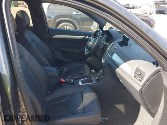 ✅ 2018 Audi Q3 Premium • VIN: WA1ECCFS1JR005318 • Lot: 43618980. Listed on IAAI with 74,366 mi. Free auction sales archive from the USA and detailed vehicle history report at DreamBid. Image 5.