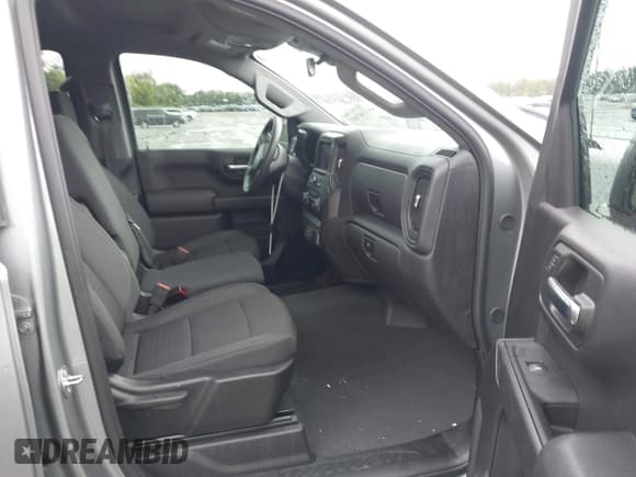 ✅ 2024 Chevrolet Silverado 1500 Custom • VIN: 3GCPABEK2RG264301 • Lot: 43407857. Wystawiony na IAAI z przebiegiem 14 771 mil. Bezpłatny archiwum sprzedaży aukcyjnych z USA i szczegółowy raport historii pojazdu na DreamBid. Zdjęcie 5.