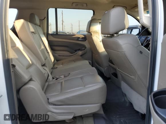 ✅ 2016 Chevrolet Suburban LT • VIN: 1GNSCHKC8GR439806 • Lot: 89383035. Wystawiony na Copart z przebiegiem 142 613 mil. Bezpłatny archiwum sprzedaży aukcyjnych z USA i szczegółowy raport historii pojazdu na DreamBid. Zdjęcie 11.