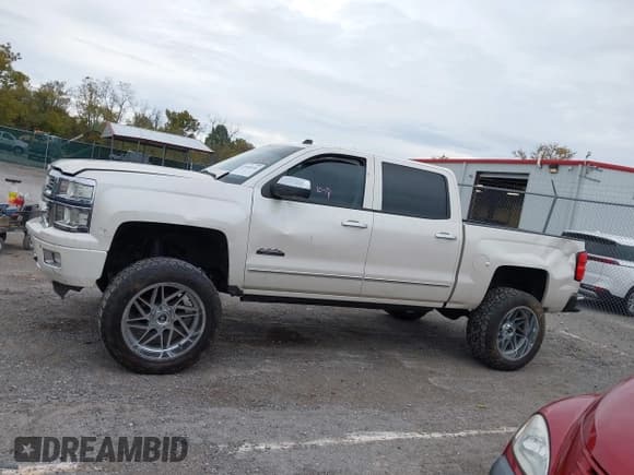 ✅ 2014 Chevrolet Silverado 1500 High Country • VIN: 3GCUKTEC2EG476107 • Lot: 43518341. Listed on IAAI with 83,240 mi. Free auction sales archive from the USA and detailed vehicle history report at DreamBid. Image 14.