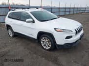 ✅ 2014 Jeep Cherokee Latitude • VIN: 1C4PJLCS5EW321191 • Lot: 43887992. Wystawiony na IAAI z przebiegiem 207 825 mil. Bezpłatny archiwum sprzedaży aukcyjnych z USA i szczegółowy raport historii pojazdu na DreamBid. Zdjęcie 1.