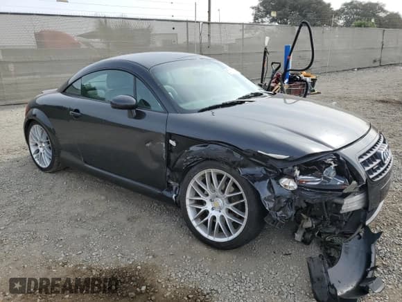 ✅ 2003 Audi TT • VIN: TRUWT28N131019058 • Lot: 87118744. Listed on Copart with 164,154 mi. Free auction sales archive from the USA and detailed vehicle history report at DreamBid. Image 4.