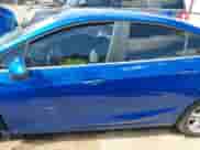 2018 Chevrolet Cruze LT z VIN 1G1BE5SM0J7147802, wystawiony jako IAAI lot #43443462 z przebiegiem Nie podano mil oraz . Historia ofert i sprzedaży dostępna na DreamBid. Obrazek 13.