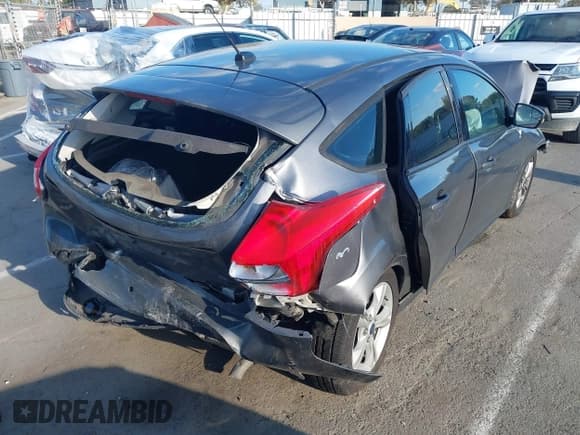 ✅ 2014 Ford Focus SE • VIN: 1FADP3K27EL420850 • Lot: 43610023. Listed on IAAI with Not provided. Free auction sales archive from the USA and detailed vehicle history report at DreamBid. Image 4.