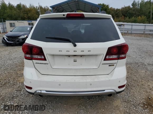 ✅ 2018 Dodge Journey Crossroad • VIN: 3C4PDCGG4JT504787 • Lot: 90126565. Listed on Copart with 124,505 mi. Free auction sales archive from the USA and detailed vehicle history report at DreamBid. Image 6.