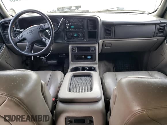 ✅ 2004 Chevrolet Suburban Z71 • VIN: 3GNFK16ZX4G186588 • Лот: 45890635. Опубликован ранее на Copart с пробегом 240 898 миль. Бесплатный доступ к архиву аукционных продаж из США и подробный отчёт об истории автомобиля на DreamBid. Изображение 8.