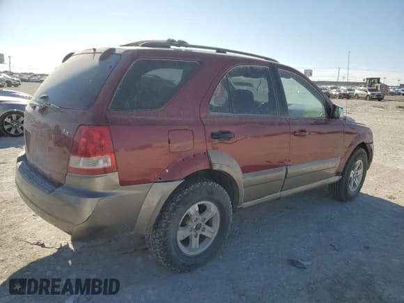 ✅ 2003 Kia Sorento LX • VIN: KNDJD733935160442 • Lot: 84615984. Listed on Copart with 211,829 mi. Free auction sales archive from the USA and detailed vehicle history report at DreamBid. Image 3.