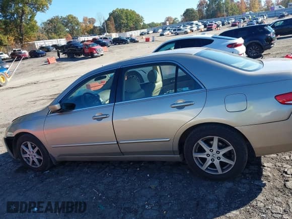 ✅ 2003 Honda Accord EX • VIN: 1HGCM66523A050924 • Lot: 43607316. Wystawiony na IAAI z przebiegiem 238 457 mil. Bezpłatny archiwum sprzedaży aukcyjnych z USA i szczegółowy raport historii pojazdu na DreamBid. Zdjęcie 14.