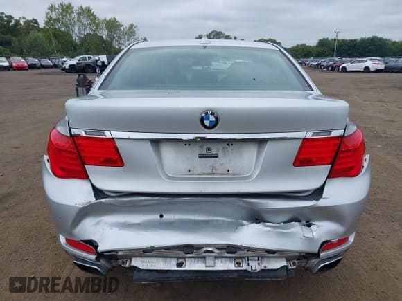 ✅ 2011 BMW 7 Series 750i xDrive • VIN: WBAKC6C59BC394851 • Lot: 43170116. Wystawiony na IAAI z przebiegiem 125 760 mil. Bezpłatny archiwum sprzedaży aukcyjnych z USA i szczegółowy raport historii pojazdu na DreamBid. Zdjęcie 17.