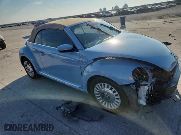 ✅ 2013 Volkswagen Beetle 2.5L • VIN: 3VW5X7AT7DM831918 • Лот: 84798355. Опубликован ранее на Copart с пробегом Не указан. Бесплатный доступ к архиву аукционных продаж из США и подробный отчёт об истории автомобиля на DreamBid. Изображение 4.