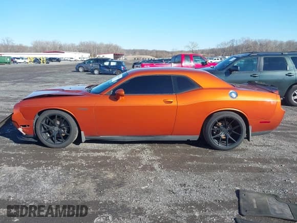 ✅ 2011 Dodge Challenger R/T Classic • VIN: 2B3CJ5DT6BH575554 • Lot: 41606822. Wystawiony na IAAI z przebiegiem 78 552 mil. Bezpłatny archiwum sprzedaży aukcyjnych z USA i szczegółowy raport historii pojazdu na DreamBid. Zdjęcie 15.