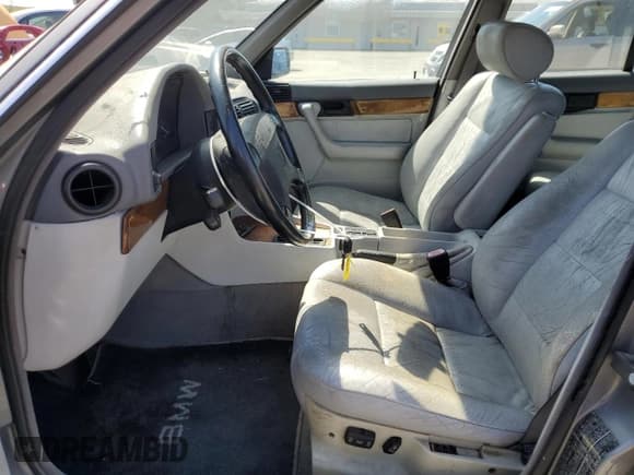 ✅ 1994 BMW 5 Series • VIN: WBAHE6315RGF25779 • Lot: 53863595. Listed on Copart with 196,263 mi. Free auction sales archive from the USA and detailed vehicle history report at DreamBid. Image 7.