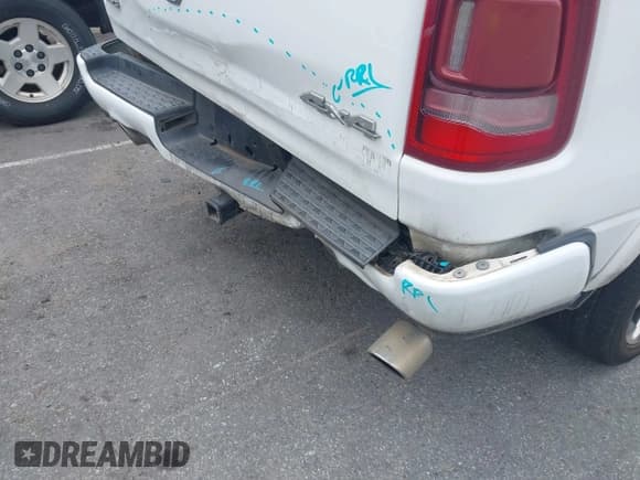 ✅ 2020 Ram 1500 Longhorn • VIN: 1C6SRFST8LN137579 • Lot: 42839039. Listed on IAAI with 129,013 mi. Free auction sales archive from the USA and detailed vehicle history report at DreamBid. Image 6.