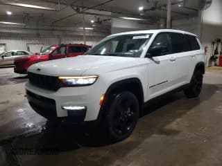 ✅ 2025 Jeep Grand Cherokee Limited • VIN: 1C4RJKBGXS8716807 • Lot: 93369155. Wystawiony na Copart z przebiegiem 4 946 mil. Bezpłatny archiwum sprzedaży aukcyjnych z USA i szczegółowy raport historii pojazdu na DreamBid. Zdjęcie 1.