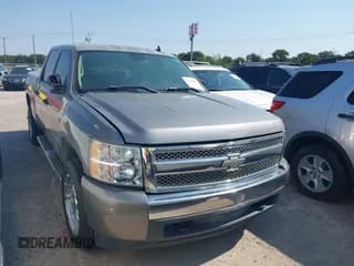 ✅ 2007 Chevrolet Silverado 1500 1LT • VIN: 2GCEC13CX71506569 • Lot: 43164046. Listed on IAAI with Not provided. Free auction sales archive from the USA and detailed vehicle history report at DreamBid. Image 1.