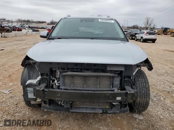 ✅ 2022 Hyundai Venue SEL • VIN: KMHRC8A32NU166411 • Lot: 44346575. Listed on Copart with 33,022 mi. Free auction sales archive from the USA and detailed vehicle history report at DreamBid. Image 5.