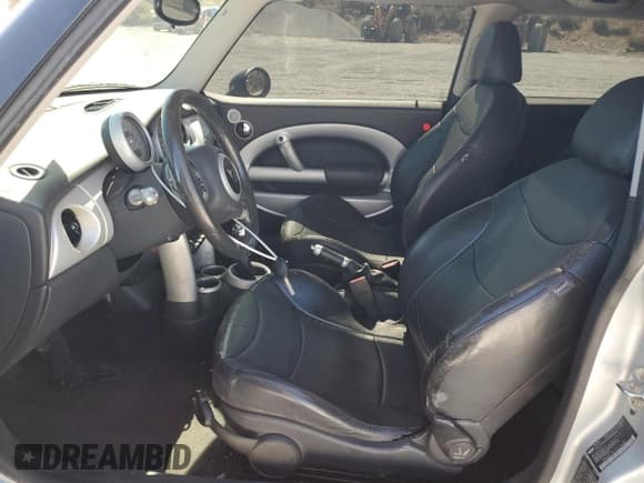 ✅ 2002 MINI Hardtop • VIN: WMWRC33472TC34281 • Lot: 71631644. Listed on Copart with 196,947 mi. Free auction sales archive from the USA and detailed vehicle history report at DreamBid. Image 7.