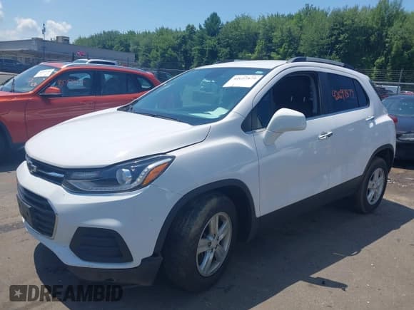✅ 2020 Chevrolet Trax LT • VIN: 3GNCJPSB9LL320434 • Lot: 42697879. Wystawiony na IAAI z przebiegiem 30 679 mil. Bezpłatny archiwum sprzedaży aukcyjnych z USA i szczegółowy raport historii pojazdu na DreamBid. Zdjęcie 2.