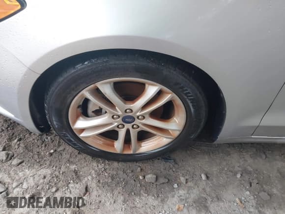 ✅ 2018 Ford Fusion SE • VIN: 3FA6P0H70JR179414 • Лот: 43877600. Опубликован ранее на IAAI с пробегом 153 151 миль. Бесплатный доступ к архиву аукционных продаж из США и подробный отчёт об истории автомобиля на DreamBid. Изображение 17.