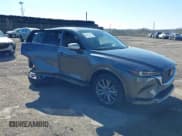 ✅ 2024 Mazda CX-5 Signature • VIN: JM3KFBXY4R0357622 • Lot: 41983547. Wystawiony na IAAI z przebiegiem 3 238 mil. Bezpłatny archiwum sprzedaży aukcyjnych z USA i szczegółowy raport historii pojazdu na DreamBid. Zdjęcie 1.