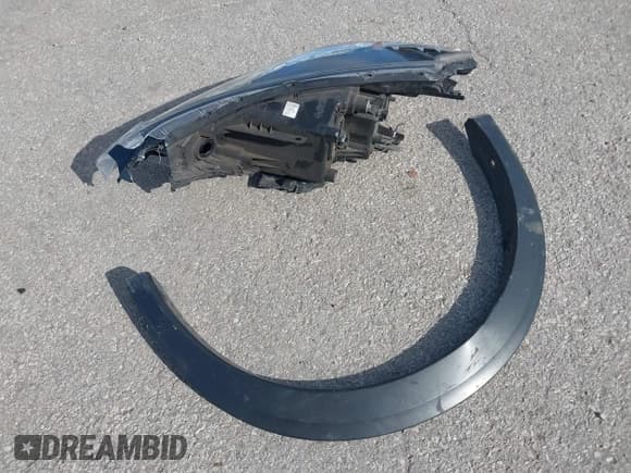 ✅ 2021 Nissan Kicks SV • VIN: 3N1CP5CV4ML504883 • Lot: 43353343. Wystawiony na IAAI z przebiegiem 107 316 mil. Bezpłatny archiwum sprzedaży aukcyjnych z USA i szczegółowy raport historii pojazdu na DreamBid. Zdjęcie 12.