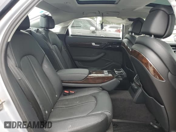 ✅ 2018 Audi A8 • VIN: WAU44AFD8JN000691 • Lot: 66694105. Wystawiony na Copart z przebiegiem Nie podano. Bezpłatny archiwum sprzedaży aukcyjnych z USA i szczegółowy raport historii pojazdu na DreamBid. Zdjęcie 10.