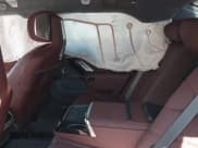 ✅ 2023 BMW i7 xDrive60 • VIN: WBY53EJ02PCN43351 • Lot: 43082397. Wystawiony na IAAI z przebiegiem 33 929 mil. Bezpłatny archiwum sprzedaży aukcyjnych z USA i szczegółowy raport historii pojazdu na DreamBid. Zdjęcie 8.