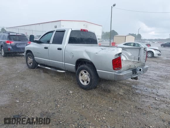 ✅ 2004 Dodge 2500 ST • VIN: 3D7KA28D24G192313 • Lot: 43074955. Wystawiony na IAAI z przebiegiem 214 468 mil. Bezpłatny archiwum sprzedaży aukcyjnych z USA i szczegółowy raport historii pojazdu na DreamBid. Zdjęcie 3.
