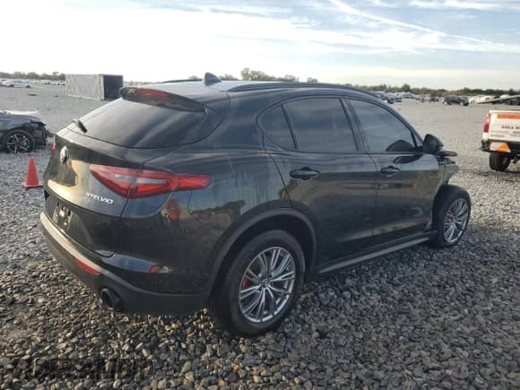 ✅ 2022 Alfa Romeo Stelvio Sprint • VIN: ZASPAJANXN7D24753 • Lot: 92444165. Wystawiony na Copart z przebiegiem 51 105 mil. Bezpłatny archiwum sprzedaży aukcyjnych z USA i szczegółowy raport historii pojazdu na DreamBid. Zdjęcie 3.