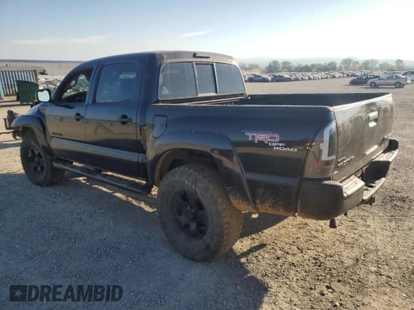 ✅ 2005 Toyota Tacoma • VIN: 5TELU42N45Z117945 • Lot: 81331085. Wystawiony na Copart z przebiegiem 92 820 mil. Bezpłatny archiwum sprzedaży aukcyjnych z USA i szczegółowy raport historii pojazdu na DreamBid. Zdjęcie 2.