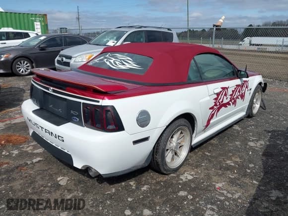 ✅ 2002 Ford Mustang GT Deluxe • VIN: 1FAFP45X62F165902 • Lot: 41814507. Listed on IAAI with 129,528 mi. Free auction sales archive from the USA and detailed vehicle history report at DreamBid. Image 4.