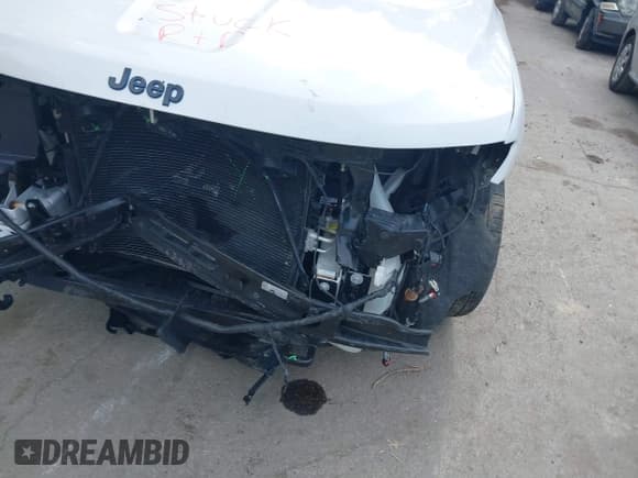 ✅ 2019 Jeep Grand Cherokee Upland • VIN: 1C4RJFAG8KC541396 • Lot: 42217719. Listed on IAAI with 72,466 mi. Free auction sales archive from the USA and detailed vehicle history report at DreamBid. Image 21.