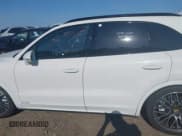 ✅ 2019 Porsche Cayenne Turbo • VIN: WP1AF2AY1KDA80728 • Lot: 42262855. Listed on IAAI with 89,898 mi. Free auction sales archive from the USA and detailed vehicle history report at DreamBid. Image 13.