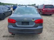 ✅ 2013 Volkswagen Jetta SE • VIN: 3VWDP7AJ4DM270751 • Lot: 42566671. Wystawiony na IAAI z przebiegiem 160 458 mil. Bezpłatny archiwum sprzedaży aukcyjnych z USA i szczegółowy raport historii pojazdu na DreamBid. Zdjęcie 17.