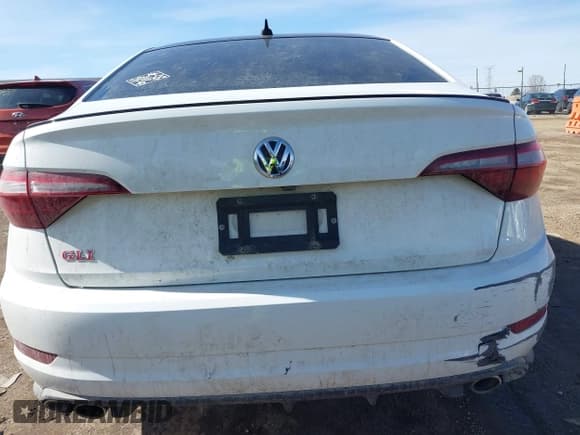 ✅ 2020 Volkswagen Jetta S • VIN: 3VW6T7BU0LM106098 • Лот: 41765331. Опубликован ранее на IAAI с пробегом 95 744 миль. Бесплатный доступ к архиву аукционных продаж из США и подробный отчёт об истории автомобиля на DreamBid. Изображение 17.