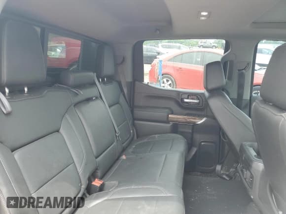 ✅ 2021 Chevrolet Silverado 1500 RST • VIN: 1GCUYEET3MZ256094 • Lot: 65181395. Wystawiony na Copart z przebiegiem 55 654 mil. Bezpłatny archiwum sprzedaży aukcyjnych z USA i szczegółowy raport historii pojazdu na DreamBid. Zdjęcie 10.