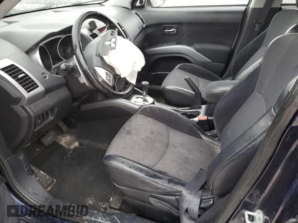 ✅ 2010 Mitsubishi Outlander SE • VIN: JA4AS3AW3AZ009561 • Lot: 47609525. Listed on Copart with 112,961 mi. Free auction sales archive from the USA and detailed vehicle history report at DreamBid. Image 7.